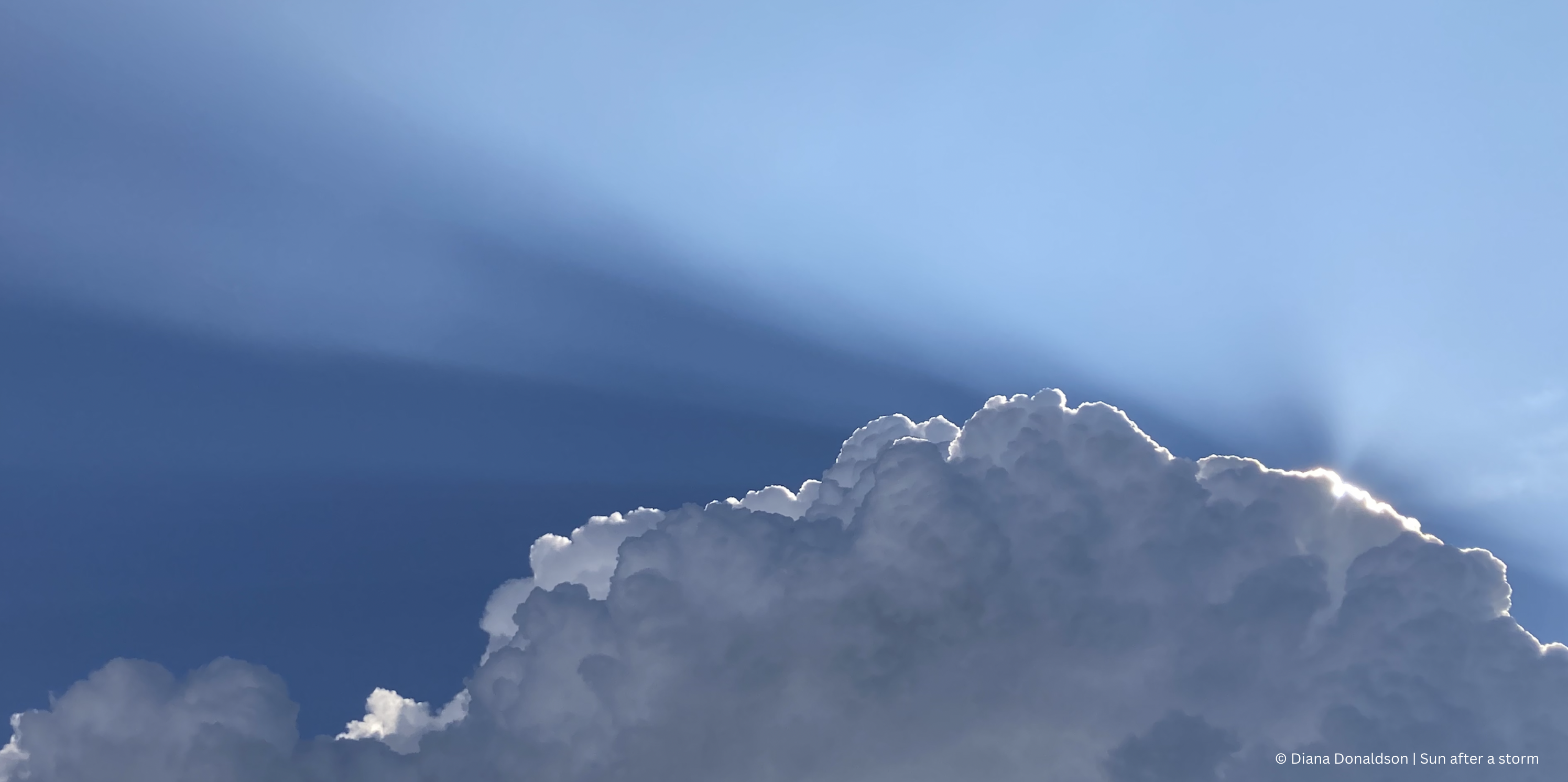 dd-blog-bringthelight Sun behind the clouds