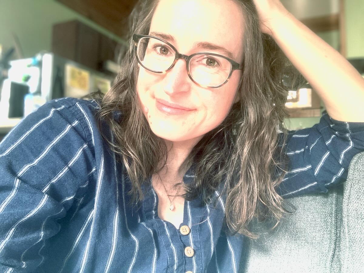 diana-coach-bluestripes-crop Digital Selfie Girl with pigtails and cowboy boots wearing a blue dress and hearts